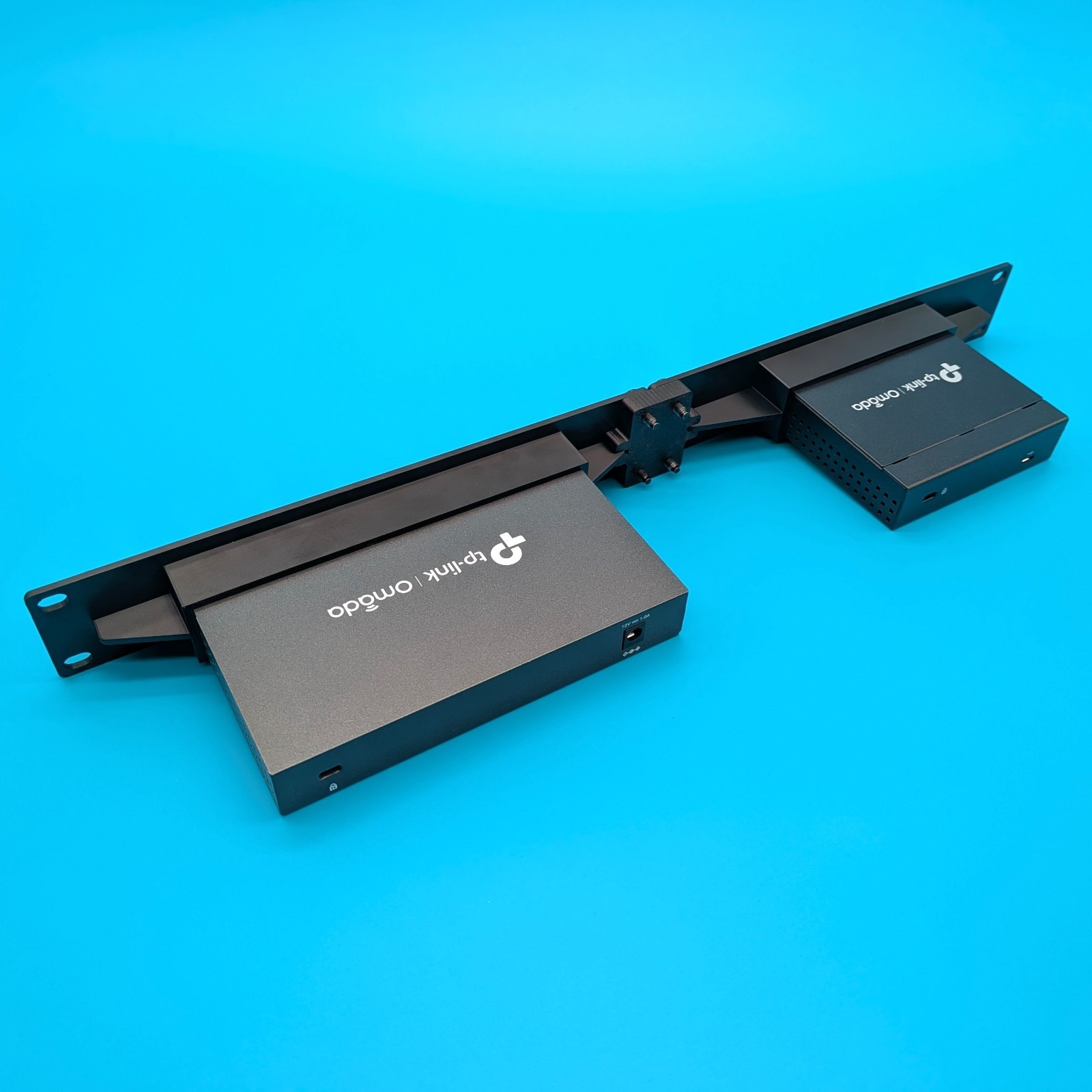 19" Rack Mount for Omada OC200 Controller + ER605 Gateway