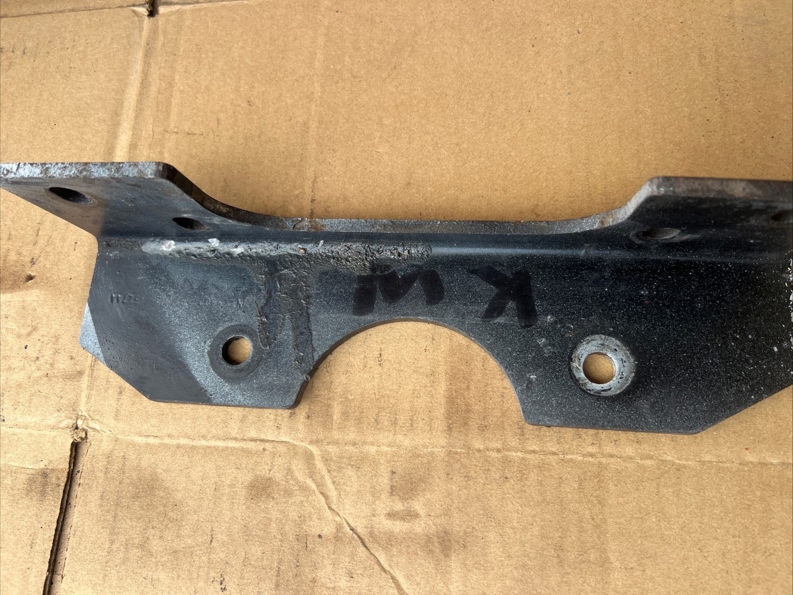 PETERBILT /KENWORTH BRACKET-MOUNT BUMPER STL N11-6027