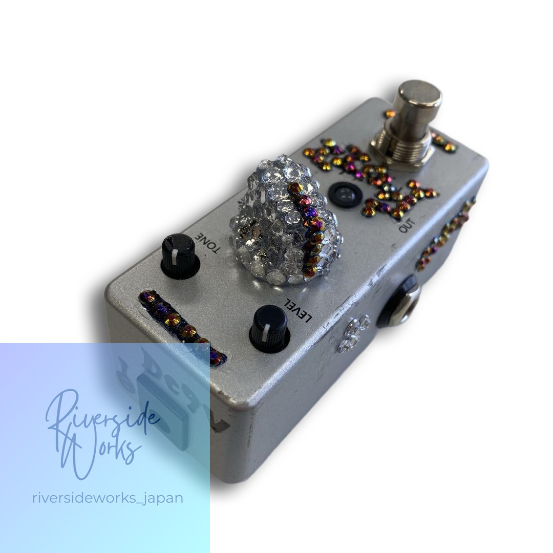 Unique Deco Fuzz Compact Effects Pedal Silver