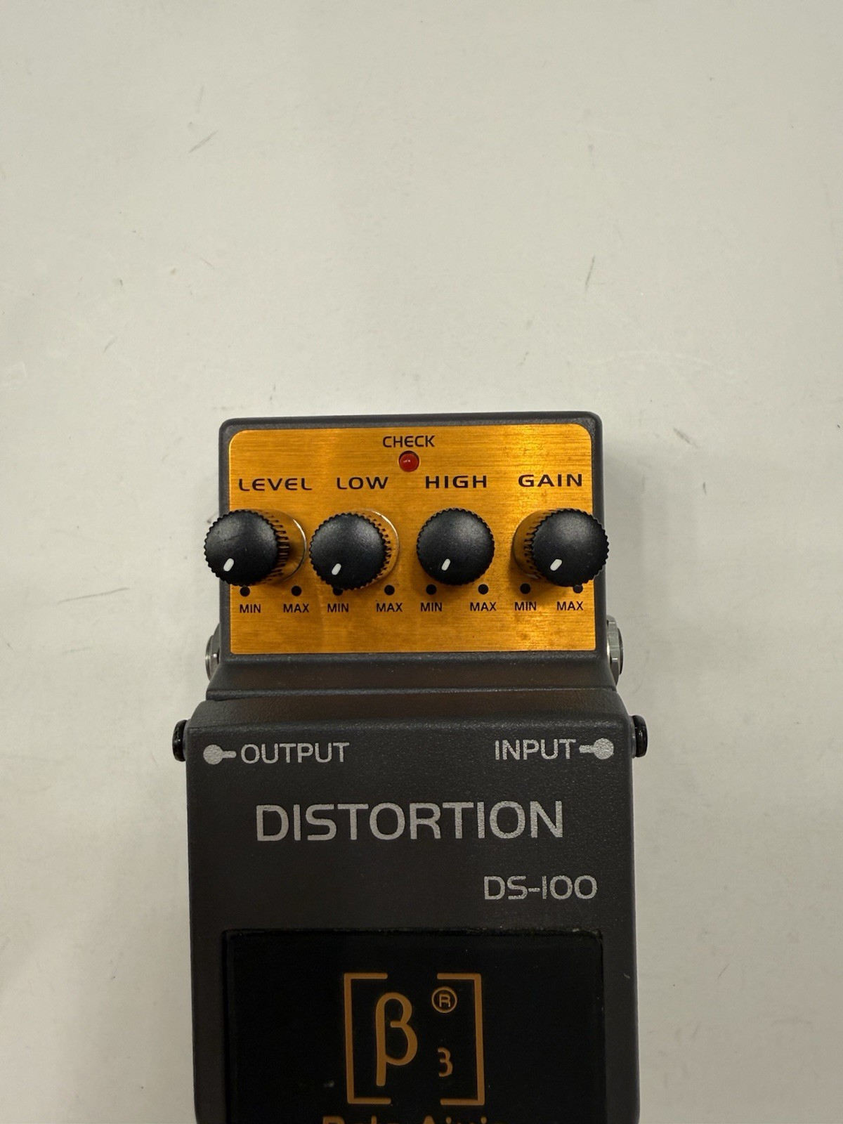 Beta Aivin DS-100 Distortion Rare Guitar Effect Pedal