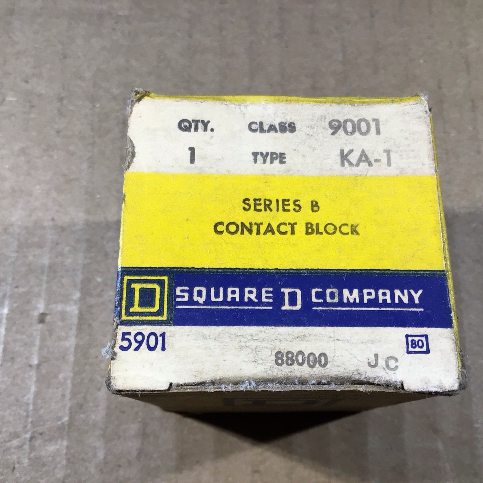 Square D 9001 KA1 ( NEW contact blocks NO/NC )    {SOLD AS LOT OF 4}
