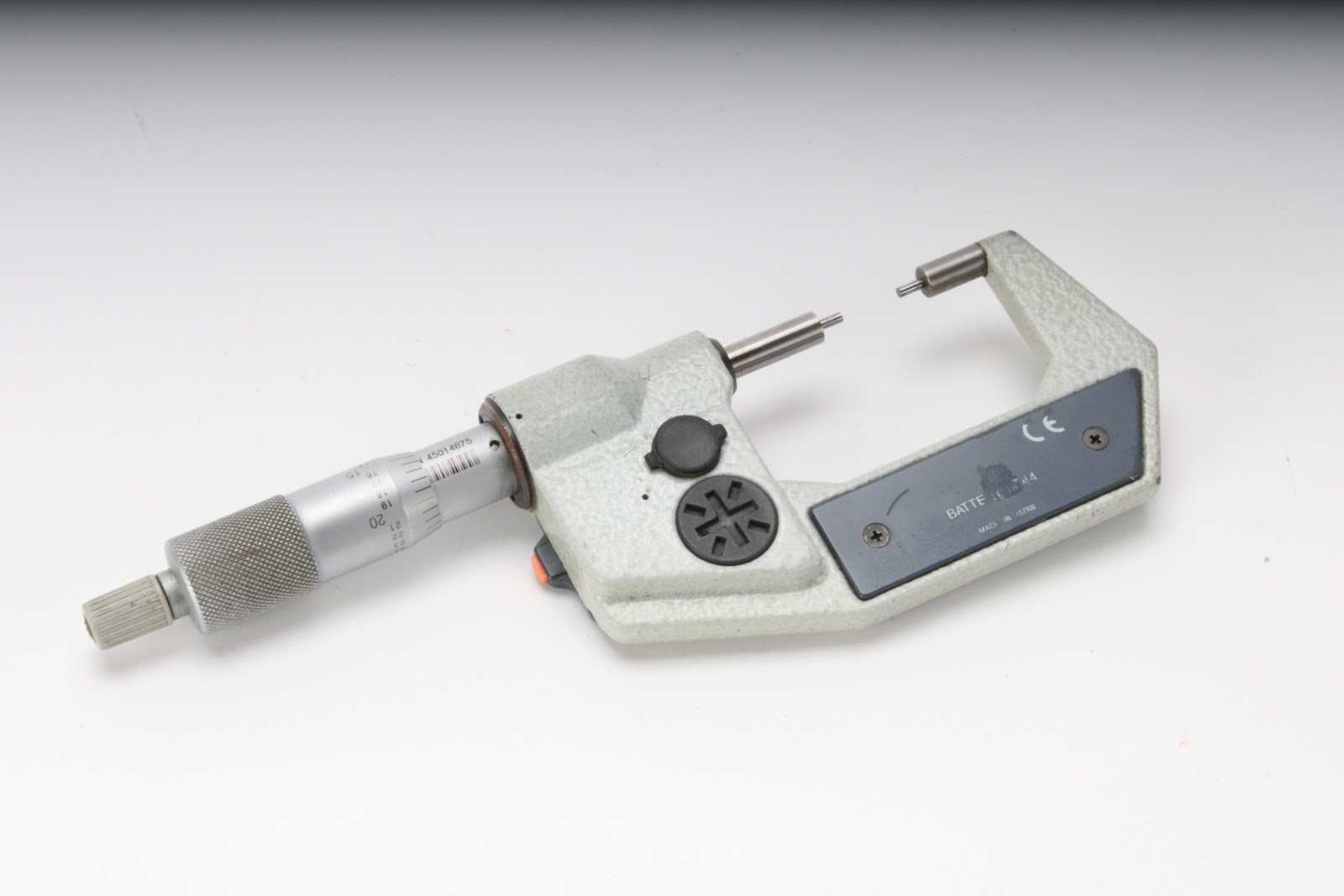 Mitutoyo Digital Spline Micrometer 0-1" With Case - .00005" Accuracy