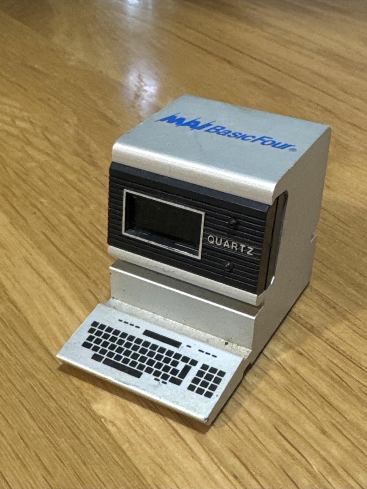 MAI/Basic Four Aluminum Computer Desk Clock (Untested) Vintage Advertising