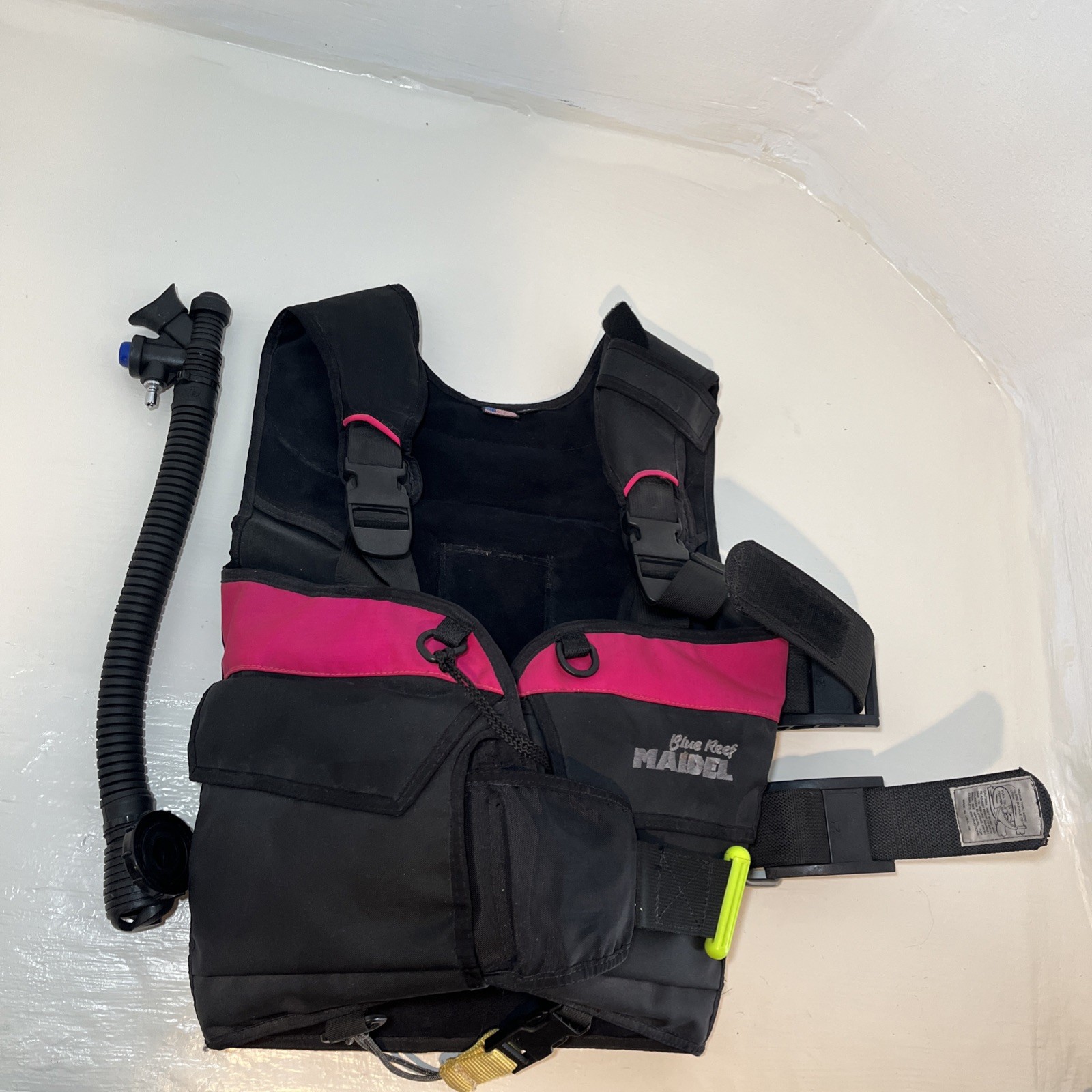 Blue Reef Maidel Pink Professional Diving Equipment Scuba Tank Vest USA XS