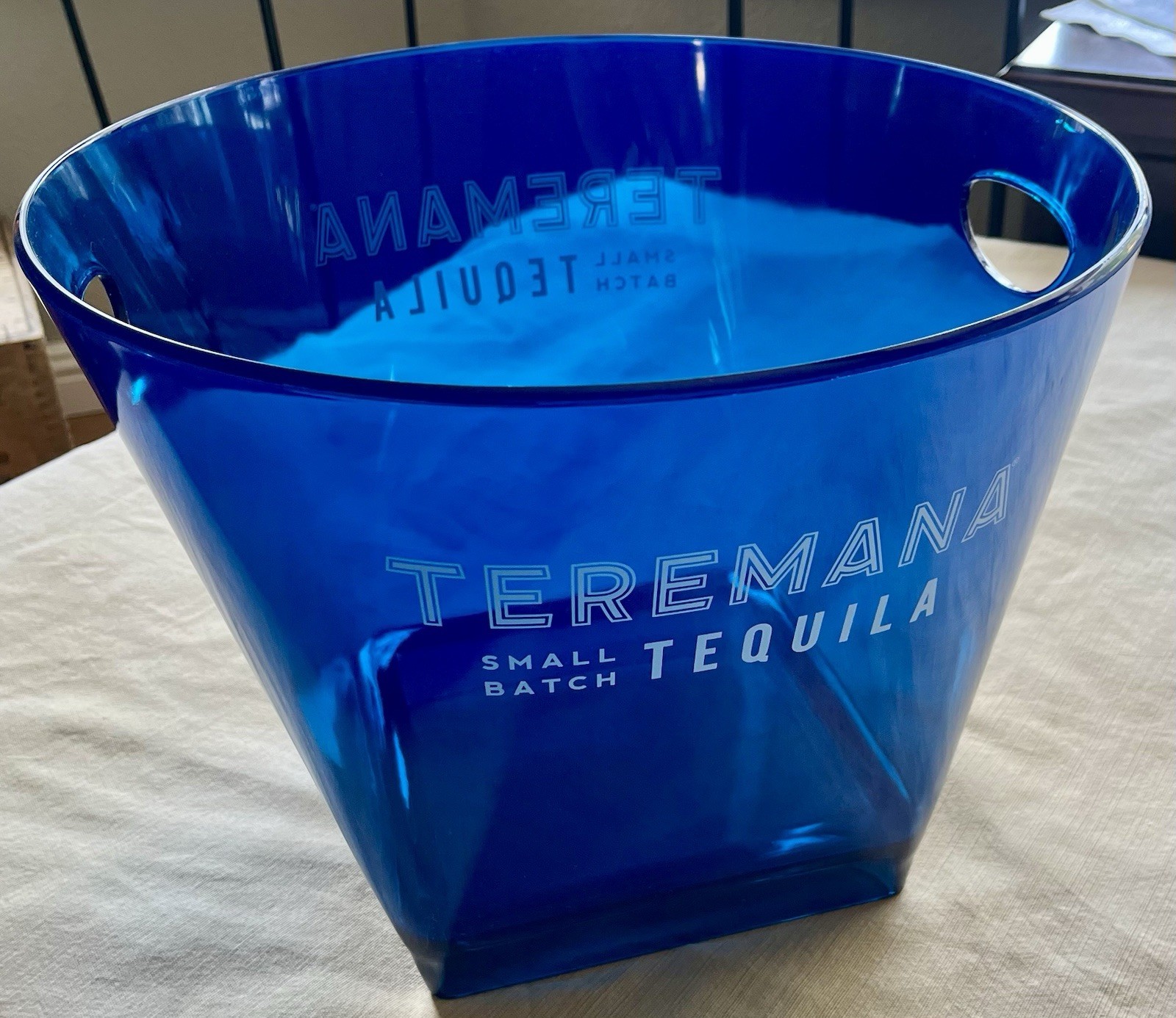 Teremana Tequila Thick Acrylic Bottle Service Ice Bucket With Handles BRAND NEW