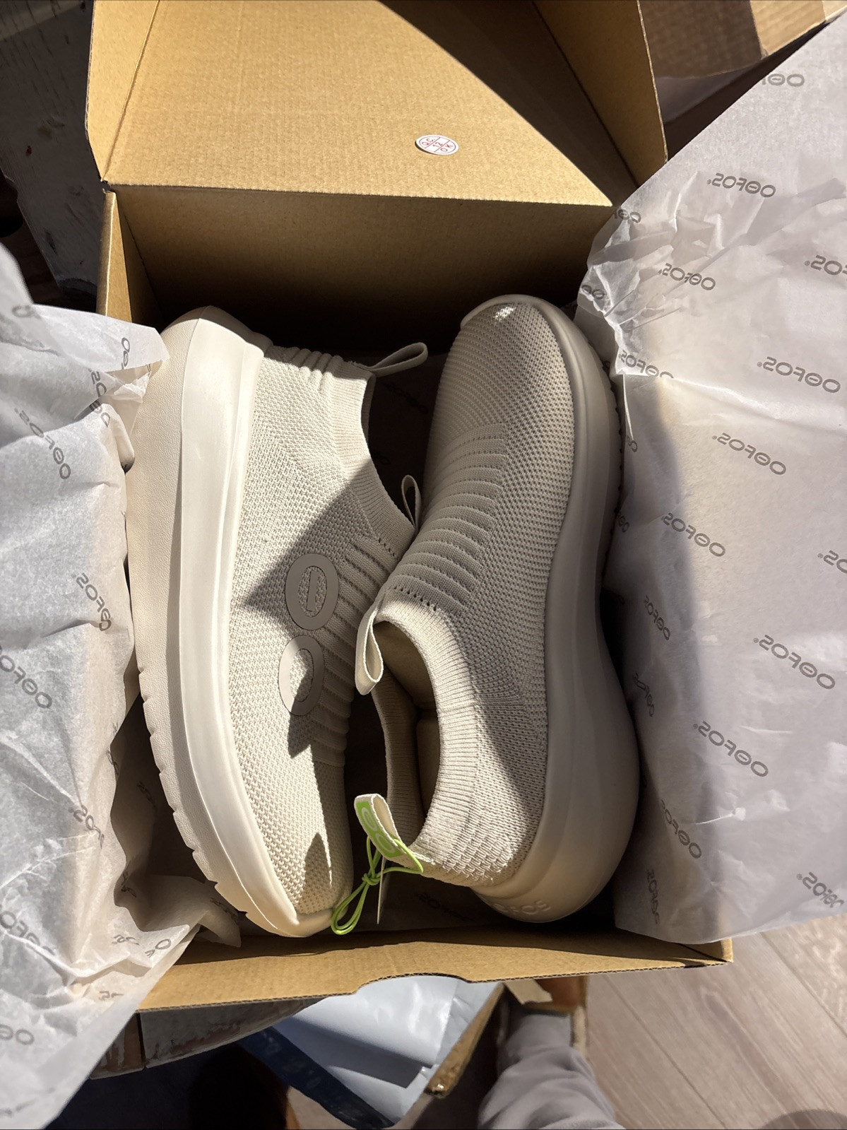 Oofos Women’s Size 8 Oomy Zen Chalk White