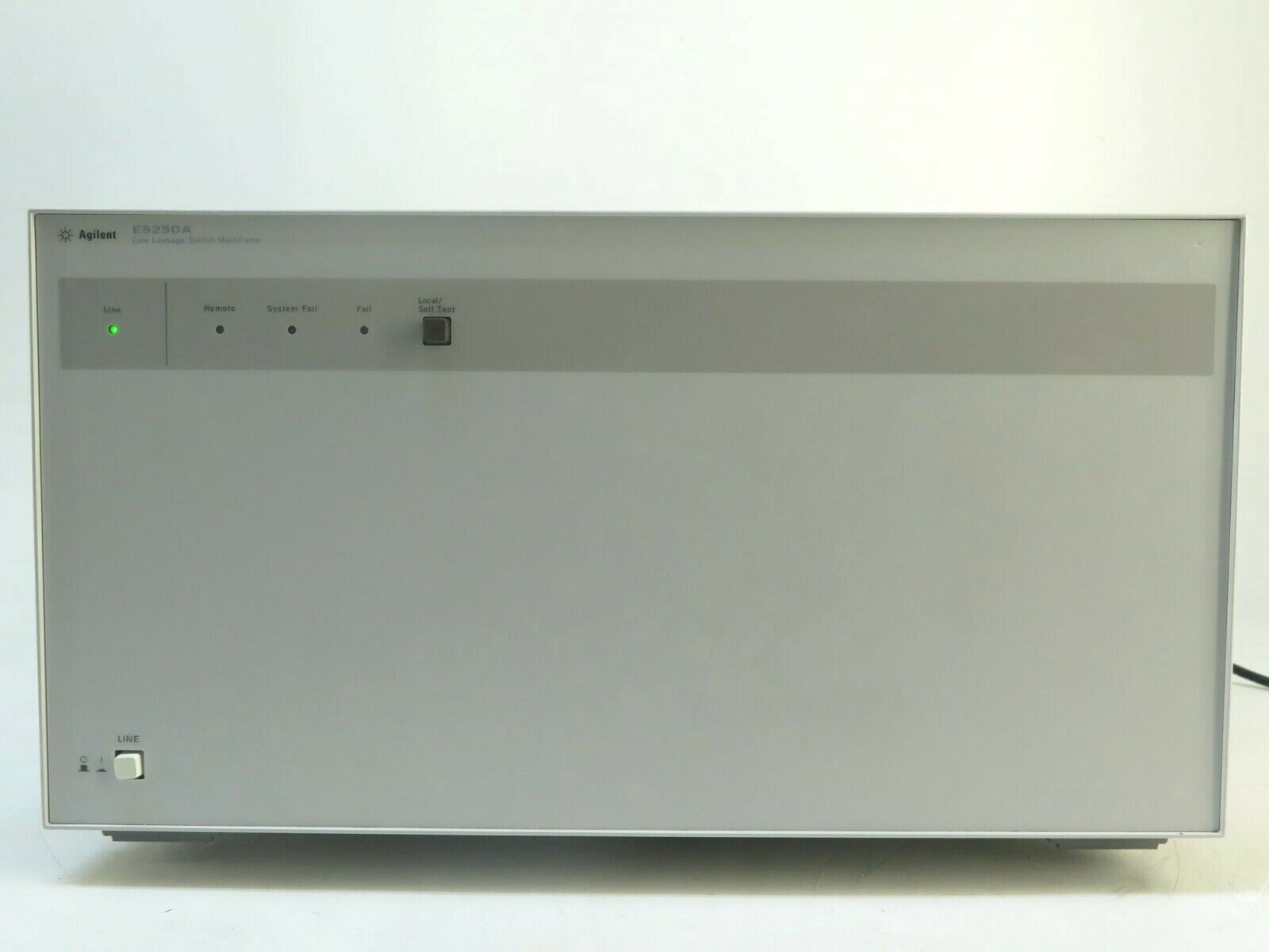 Agilent E5250A Low Leakage Switch Mainframe /w 4 x E5255A Multiplex