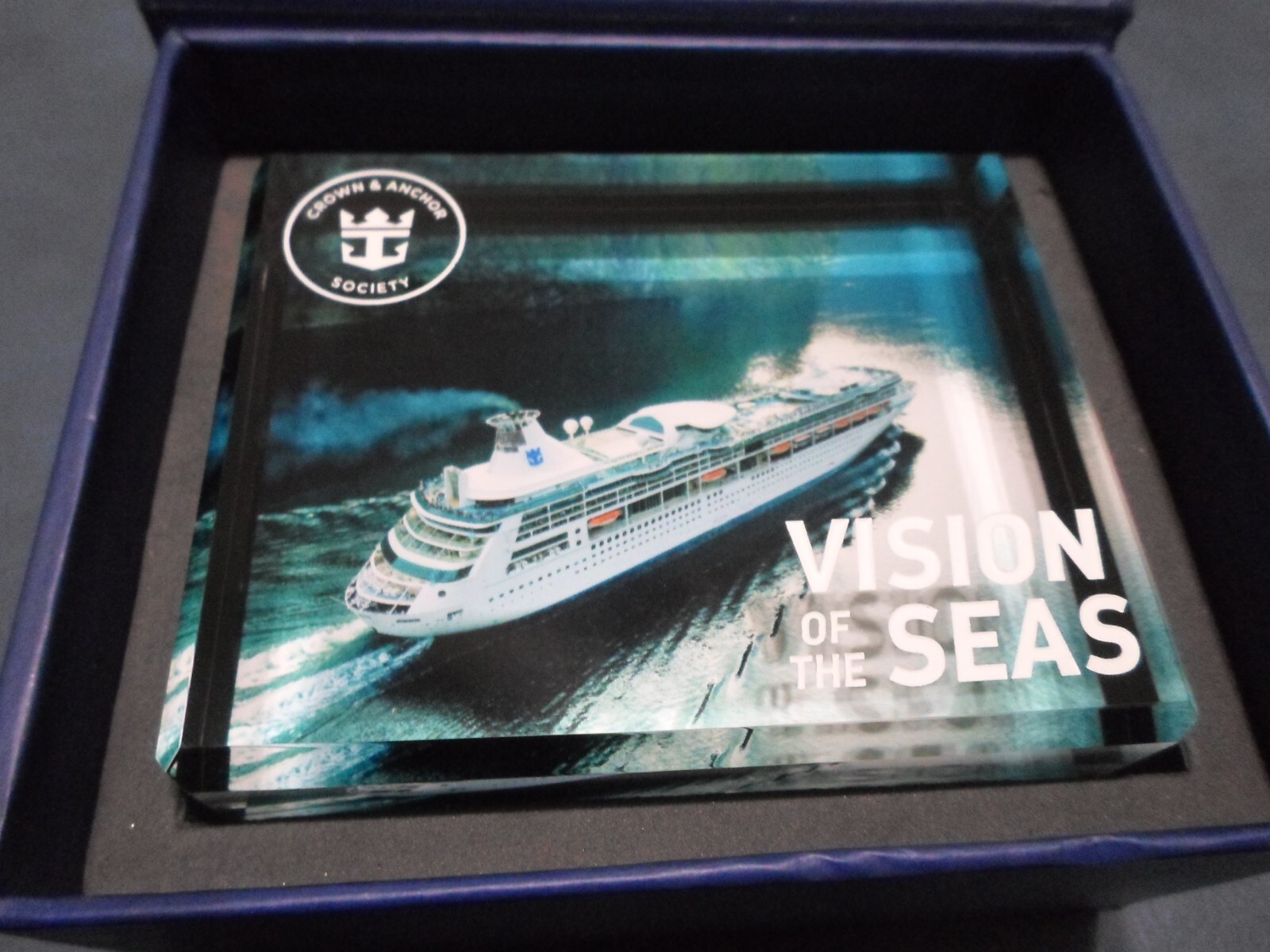 ROYAL CARIBBEAN  Crystal Block VISION OF THE SEA of  Seas Cruise Ship NEW IN BOX