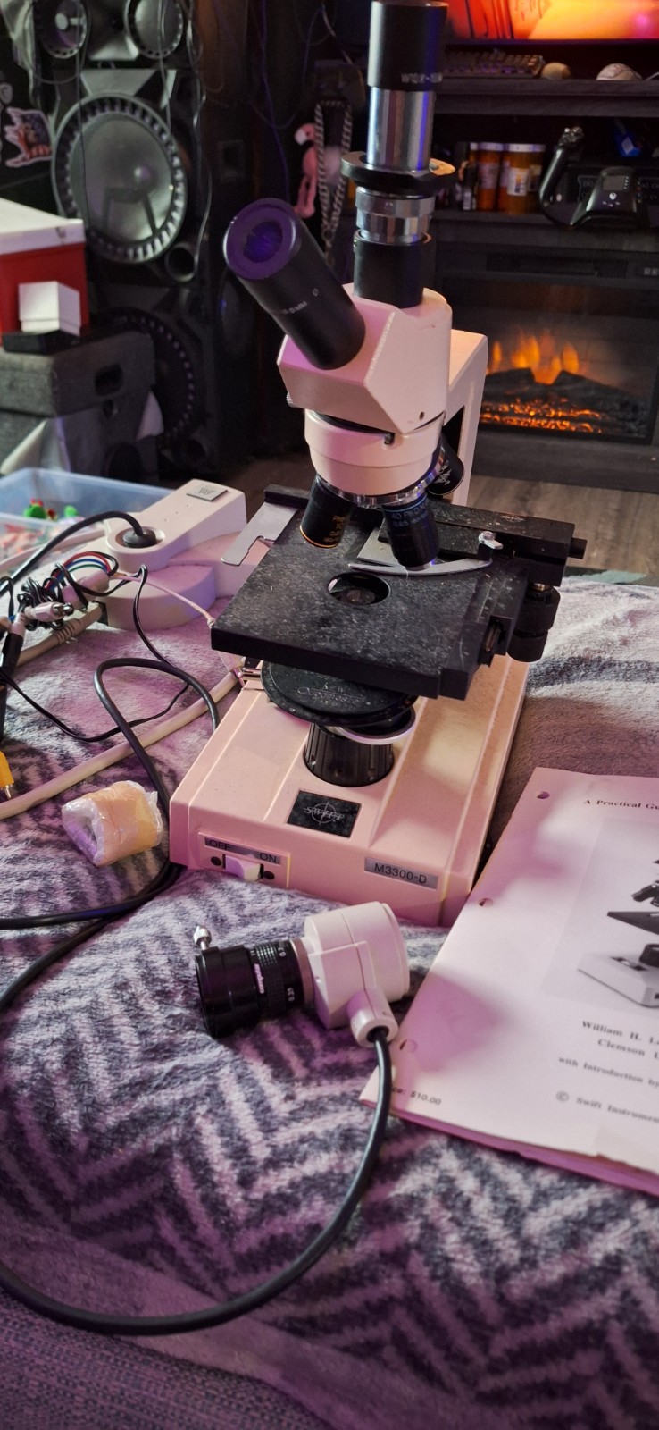 SWIFT M3300-D MICROSCOPE WITH 4X 10X 40X and 100X OBJECTIVES