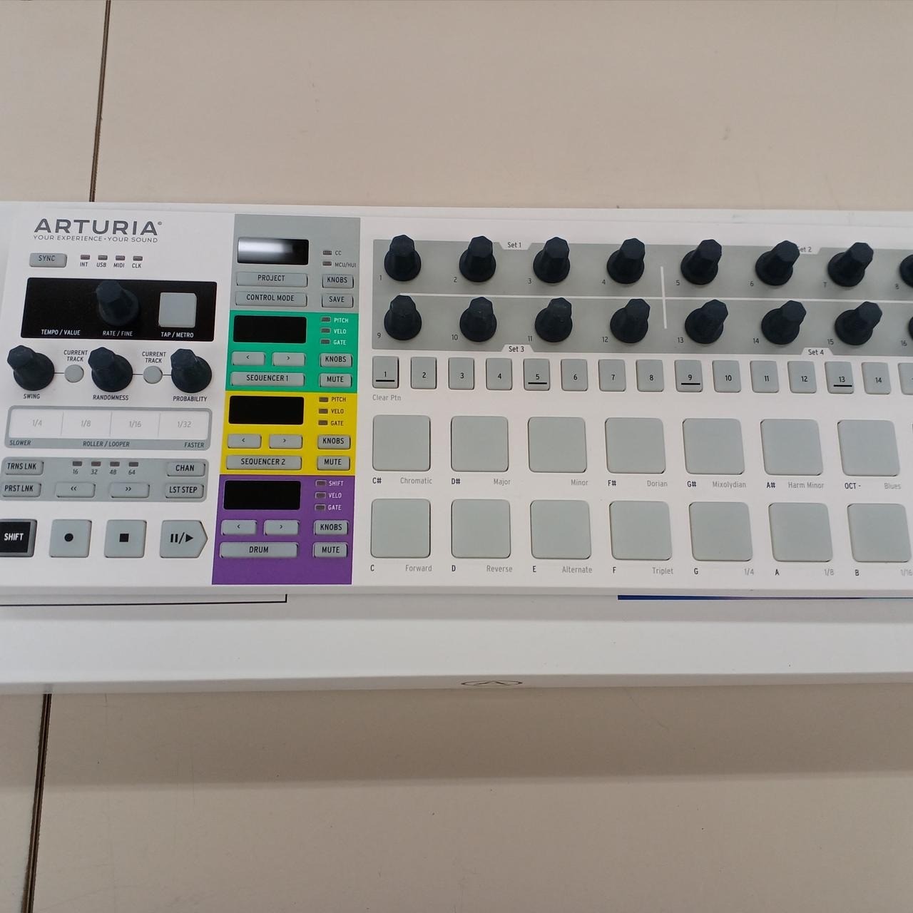 Arturia BeatStep Pro Controller Sequencer CV/Gate MIDI USB White w/ Box Cable