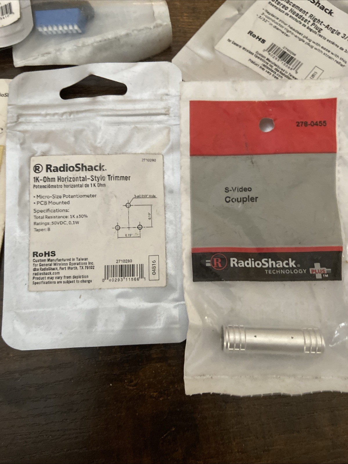 Radio Shack Parts LOT Capacitor Strobe Tube, Plug Retention  Contact See Descr