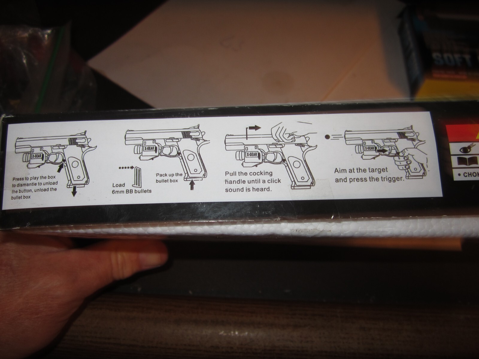 A81B 6MM AIRSOFT GUN WITH LASER SIGHT