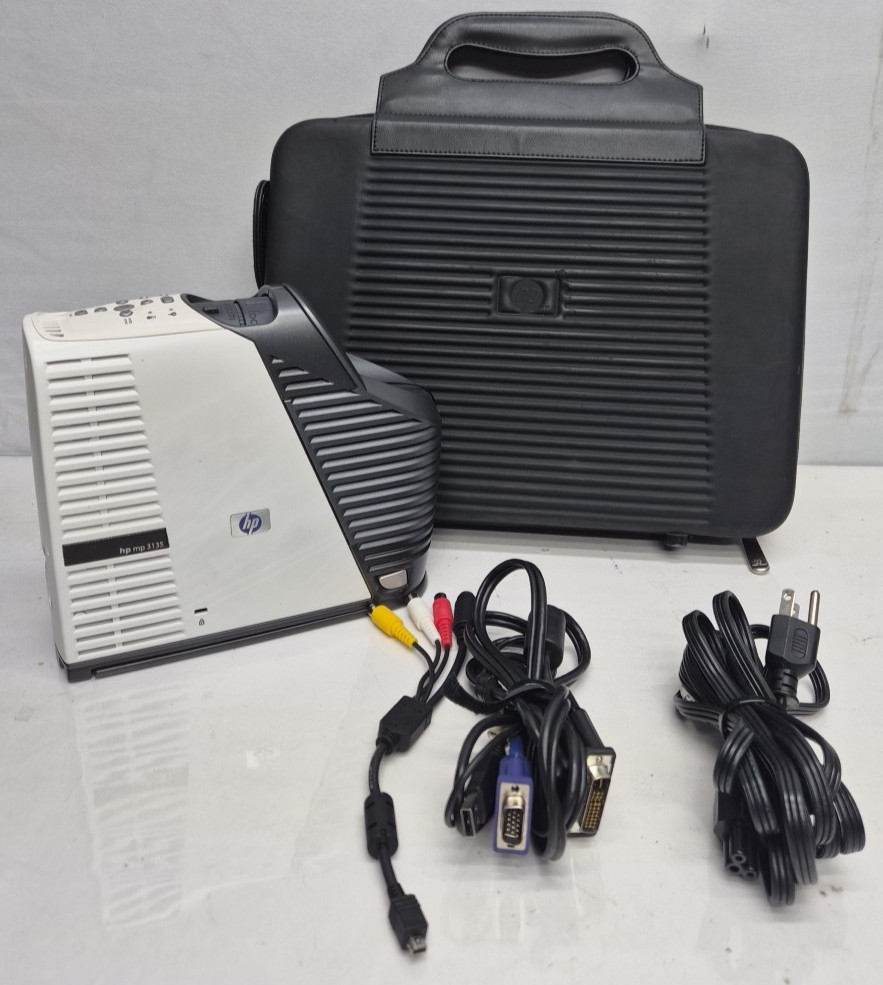 HP MP3135 Projector. 511 Lamp Hours wBag/VGA Cord. No Remote