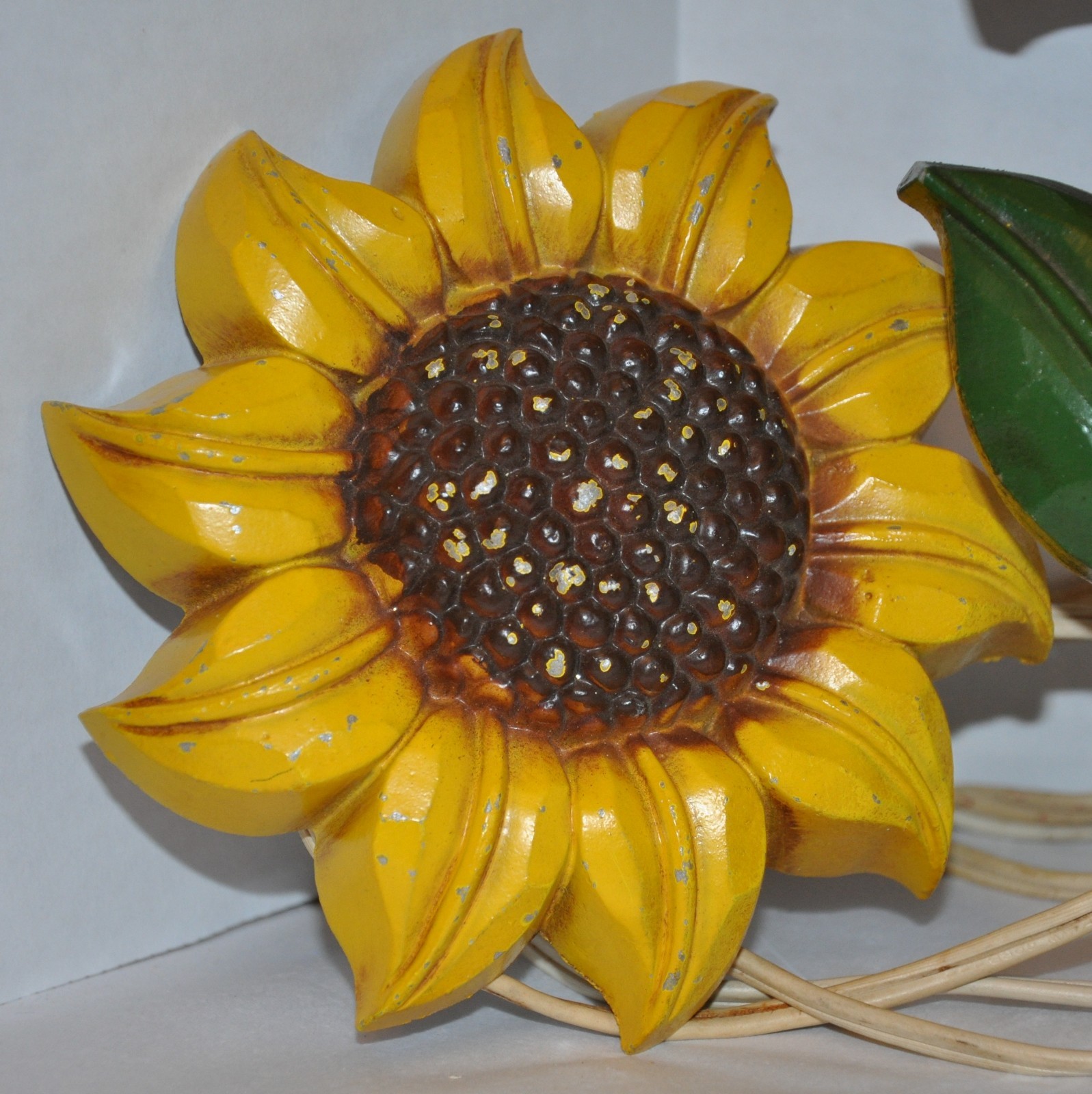 VTG Sexton Sunflower Clock With 2 Flower Accent Pieces Works Metal 1967 MCM 13"