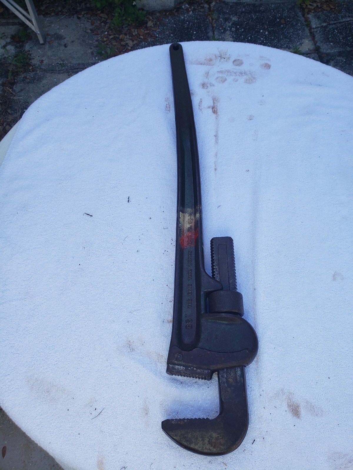 36 inch The Erie Tool Works "Pipemaster" Pipe Wrench 1/4 "-4 1/2"