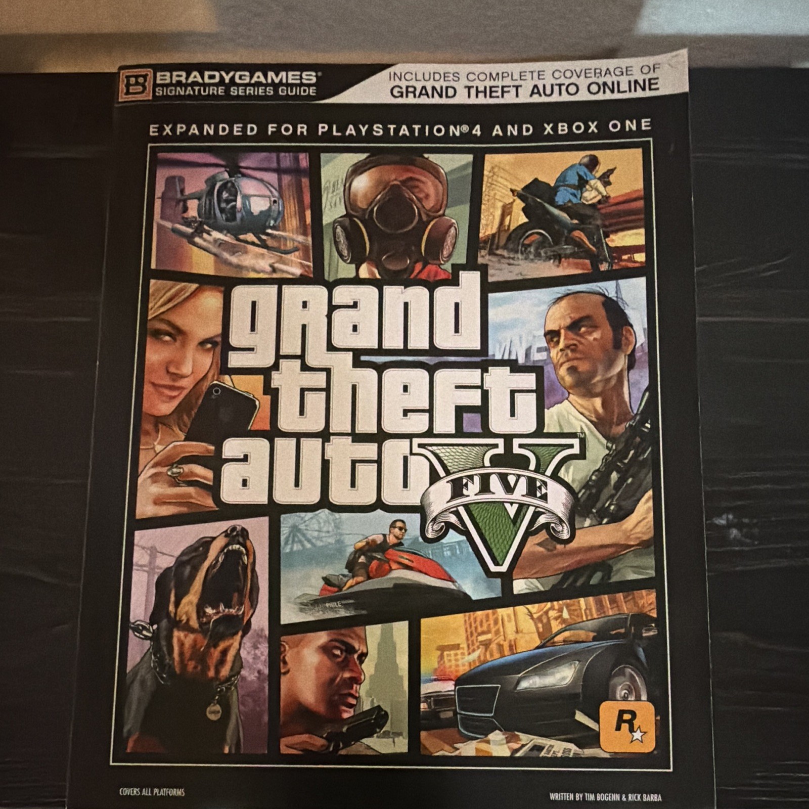 BradyGames Signature Series Grand Theft Auto V Strategy Guide PS4/Xbox One