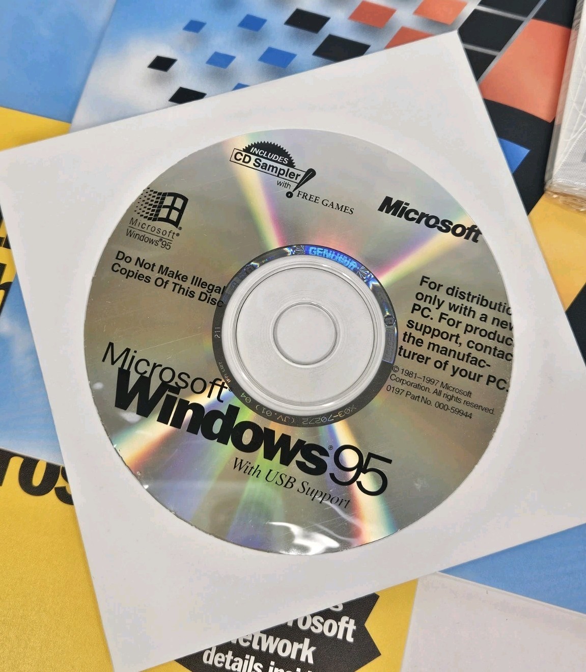 Microsoft Windows 95 Upgrade CD-ROM Edition With Free Games Big Box