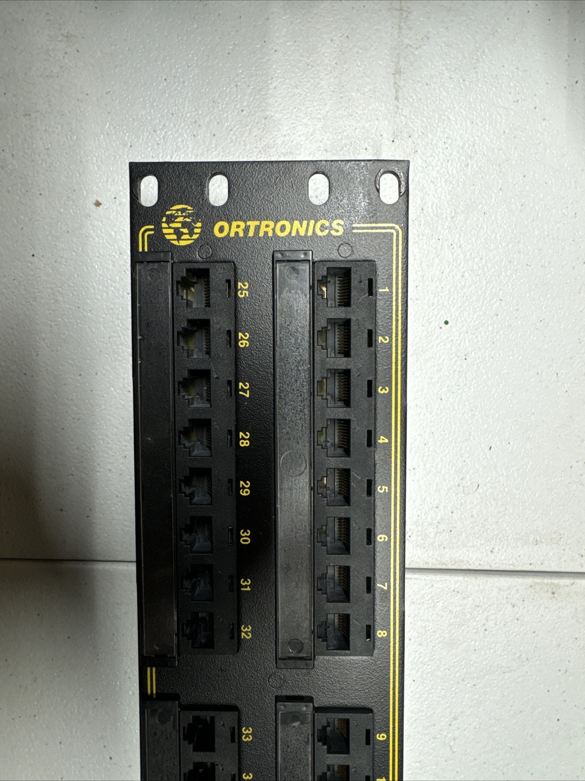 ortronics patch panel 48 port cat 5 OR-85104479