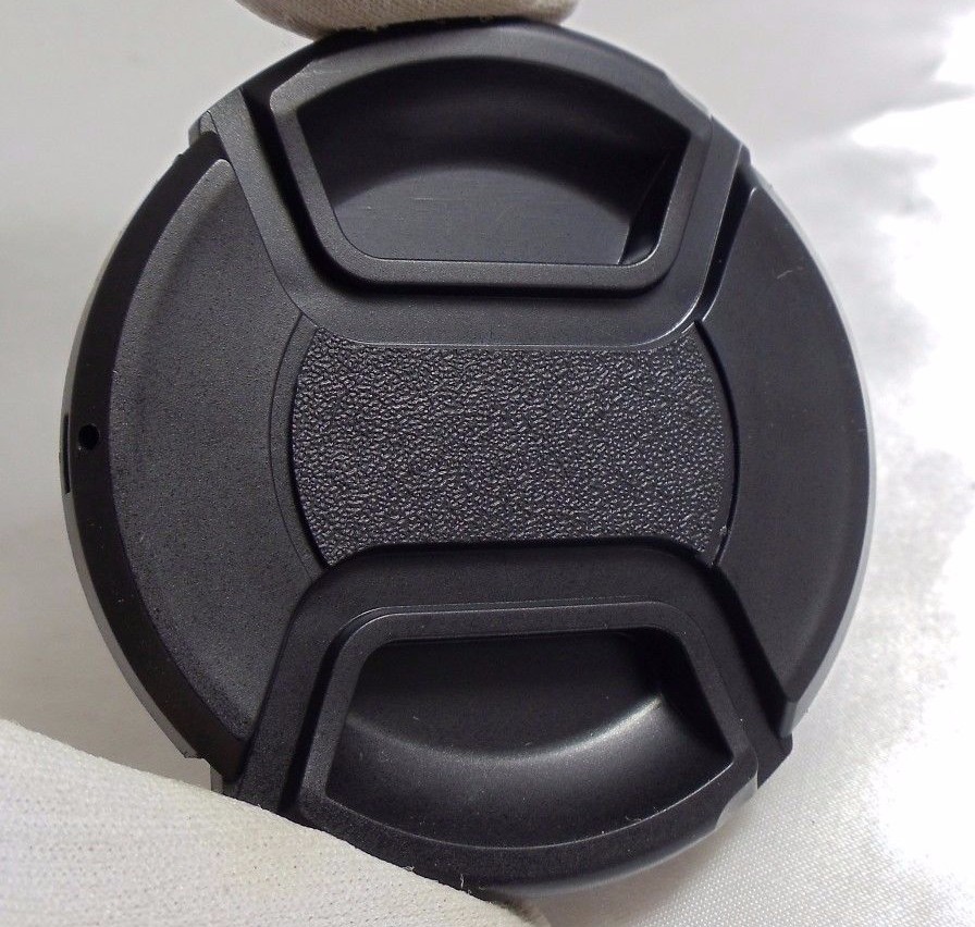 62mm lens front cap (snap on type)  Generic brand