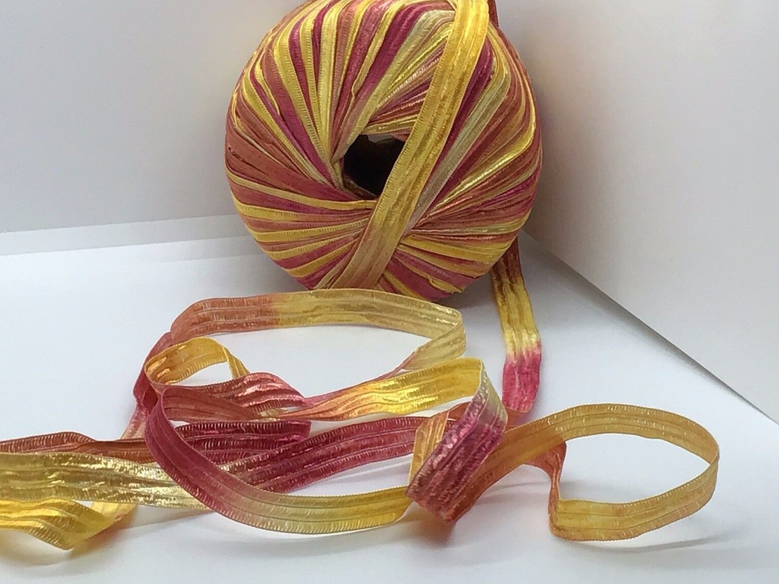 Memento - Berlini Ribbon Yarn #85 Tequila Sunrise - Red Orange Yellow 50gr 88yds