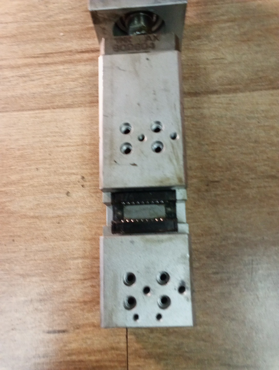 THK AX 802604