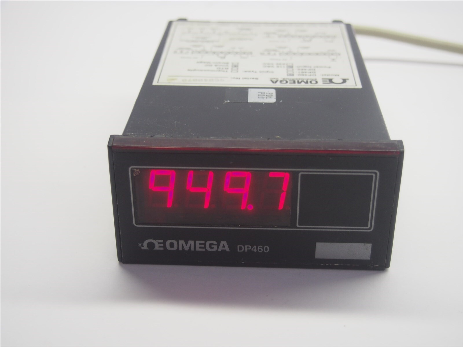 Omega DP460 Temperature Meter