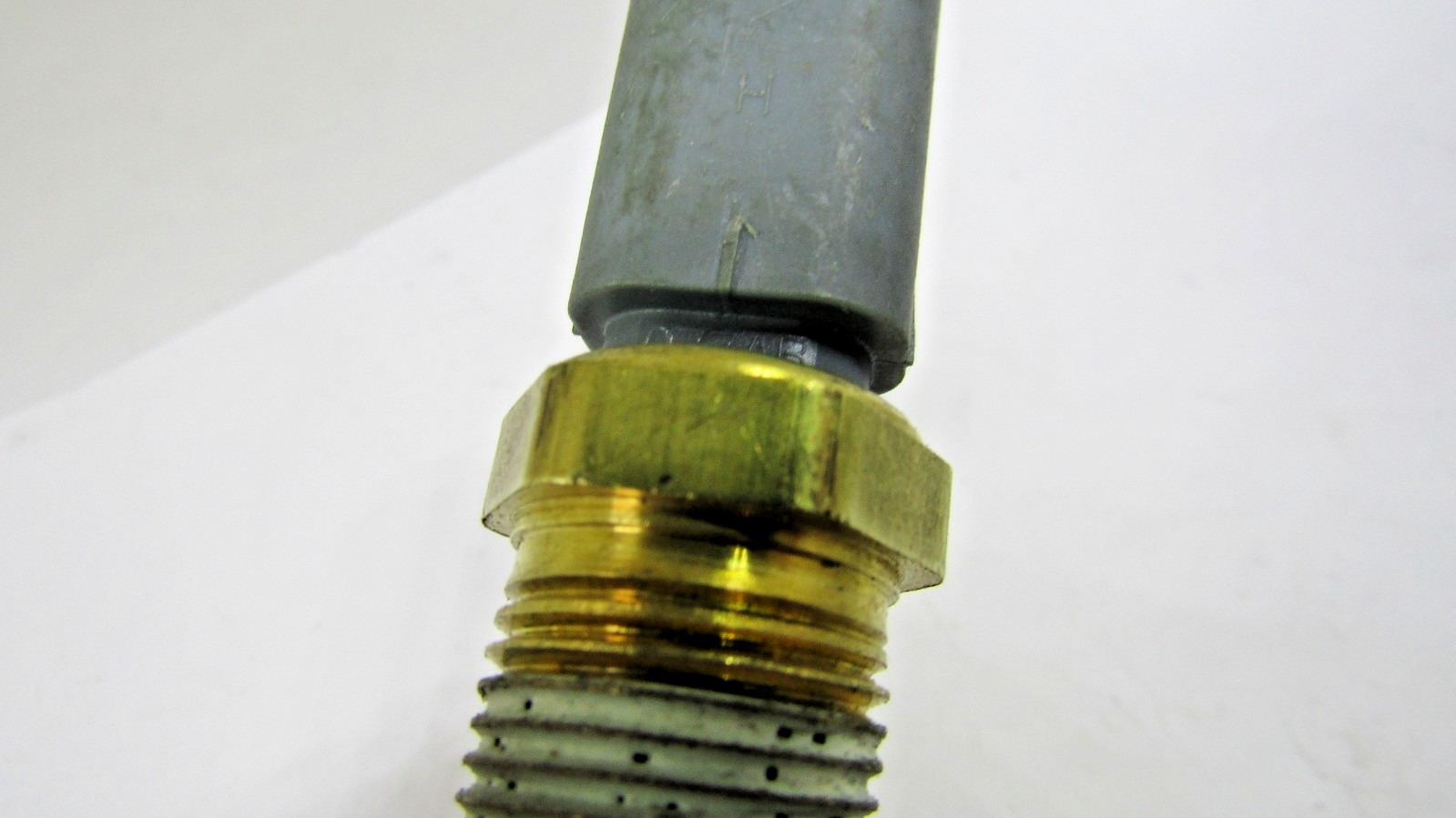 Engine Coolant Temperature Sensor Mopar 5149077AB