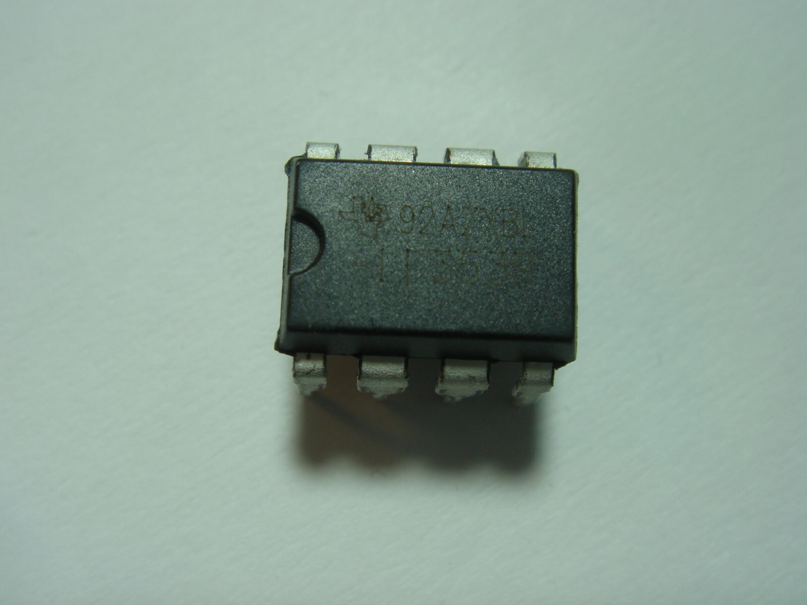 LF353 OpAmp JFET Input Operational Amplifiers #21-11E0