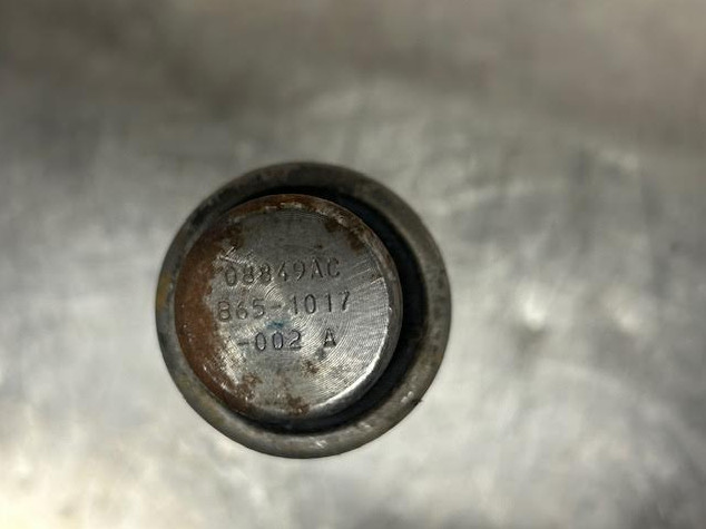 B65-1017-002 PIN- SPRING, RUBBER