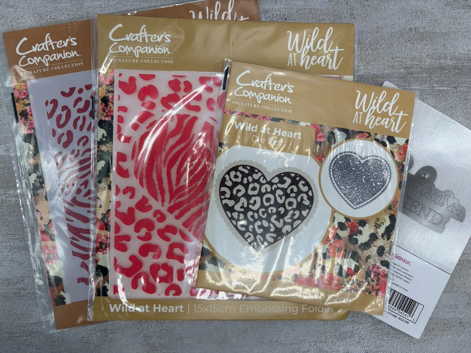 Wild At Heart Collection by Crafters Companion - Dies Stencil Embossing Folder