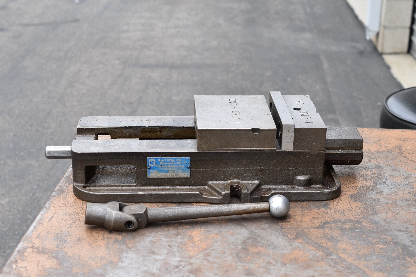 KURT D675 6" Milling Machine Vise