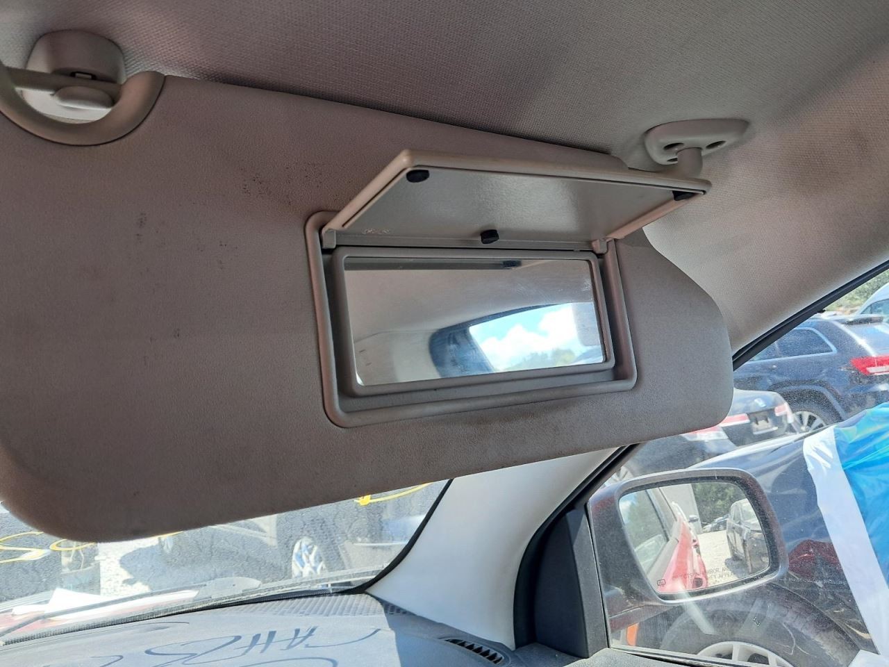 JOURNEY 2015 Glove Box 4772849