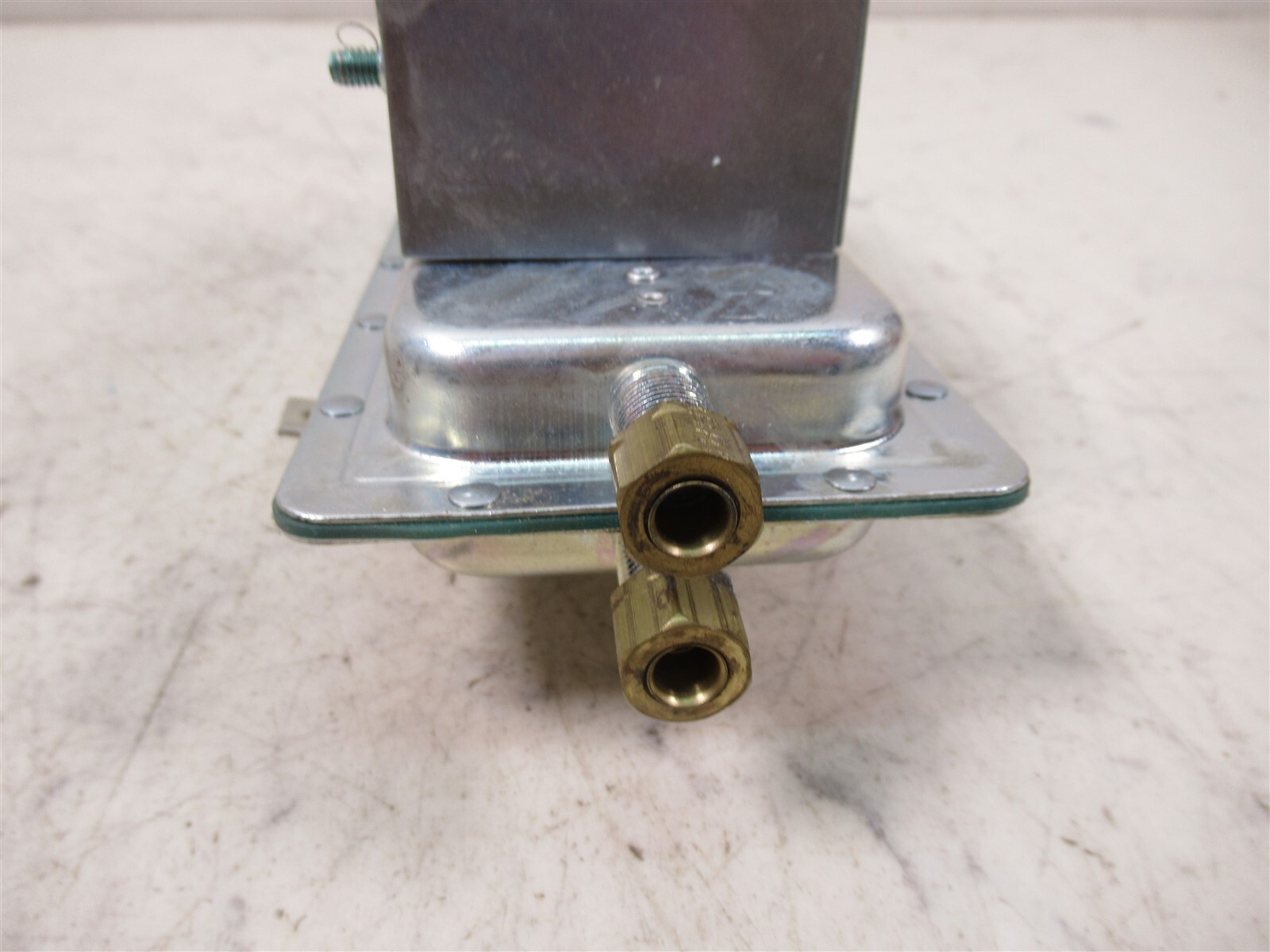 Cleveland Controls AFS-405 Air Sensing Switch NOS Unit