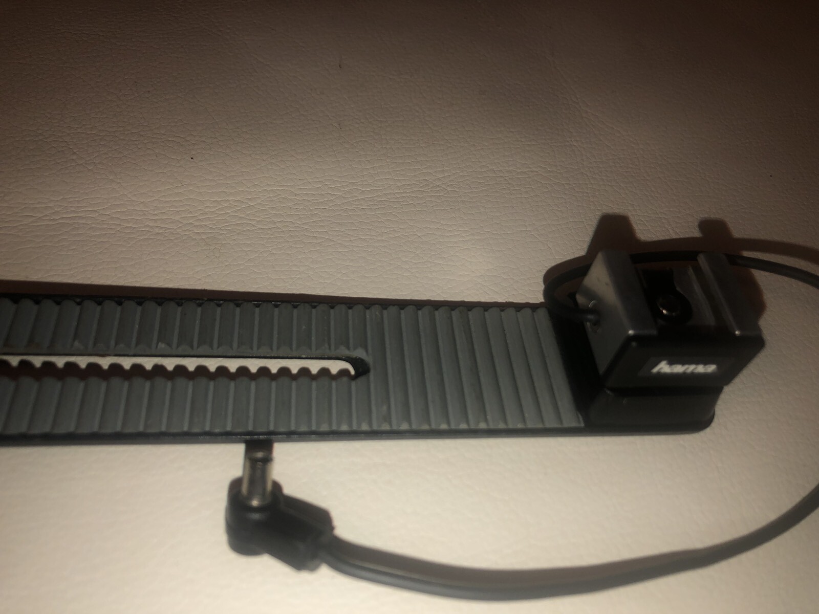 Hama Flash Hot Shoe Adapter And Bar