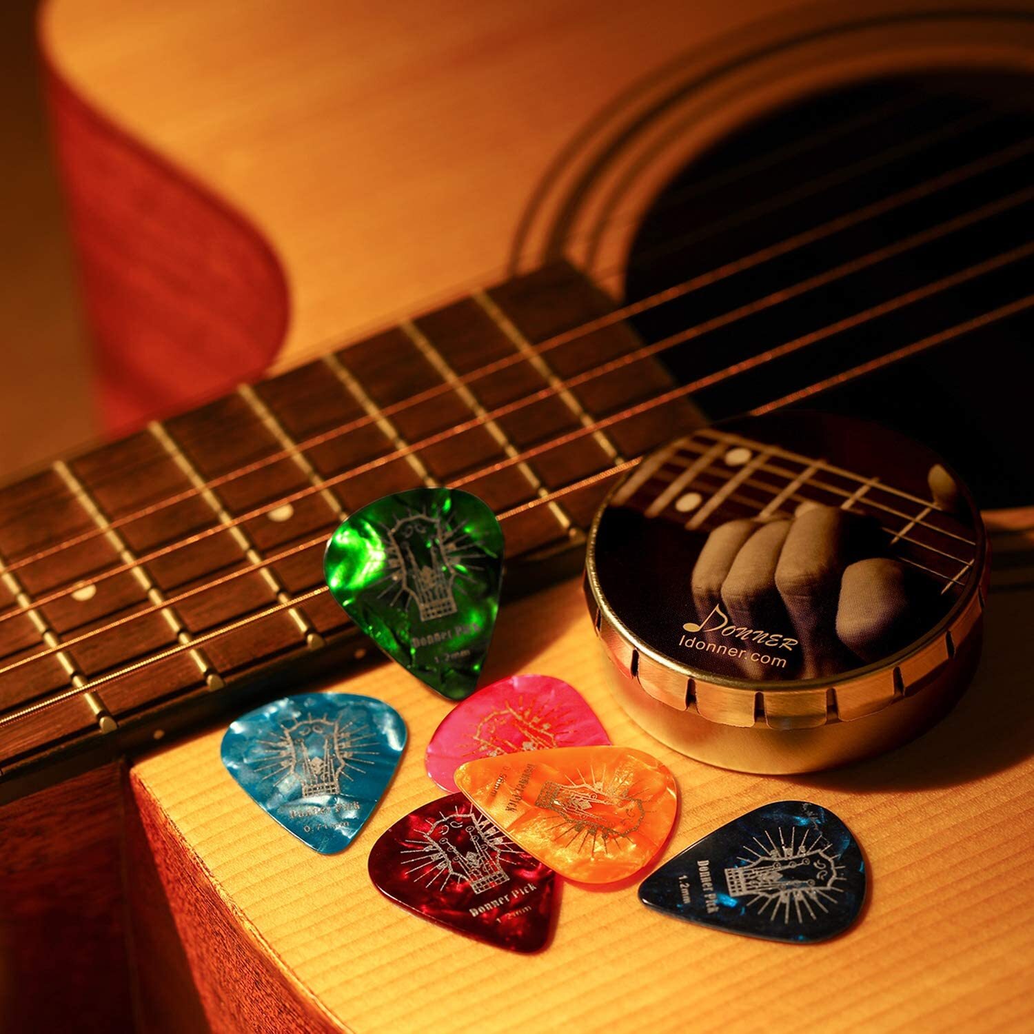 Donner Guitar Picks Celluloid 16 Pack Thin Medium Heavy Extra Heavy Picks + Case