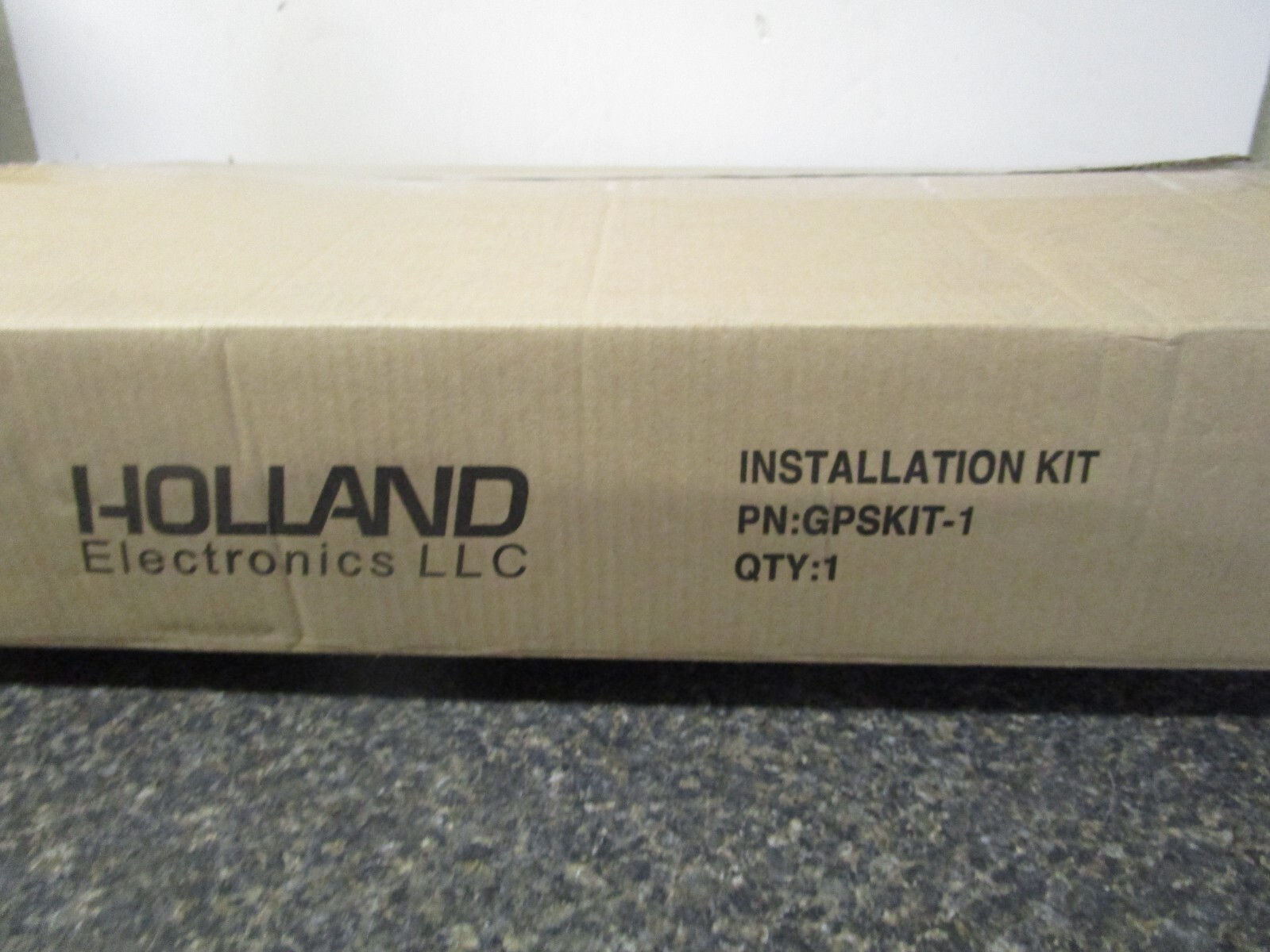 Holland GPS Antenna / Mounting Bracket. GNSS 2020-D, 1559-1610 MHz GPSKIT-1