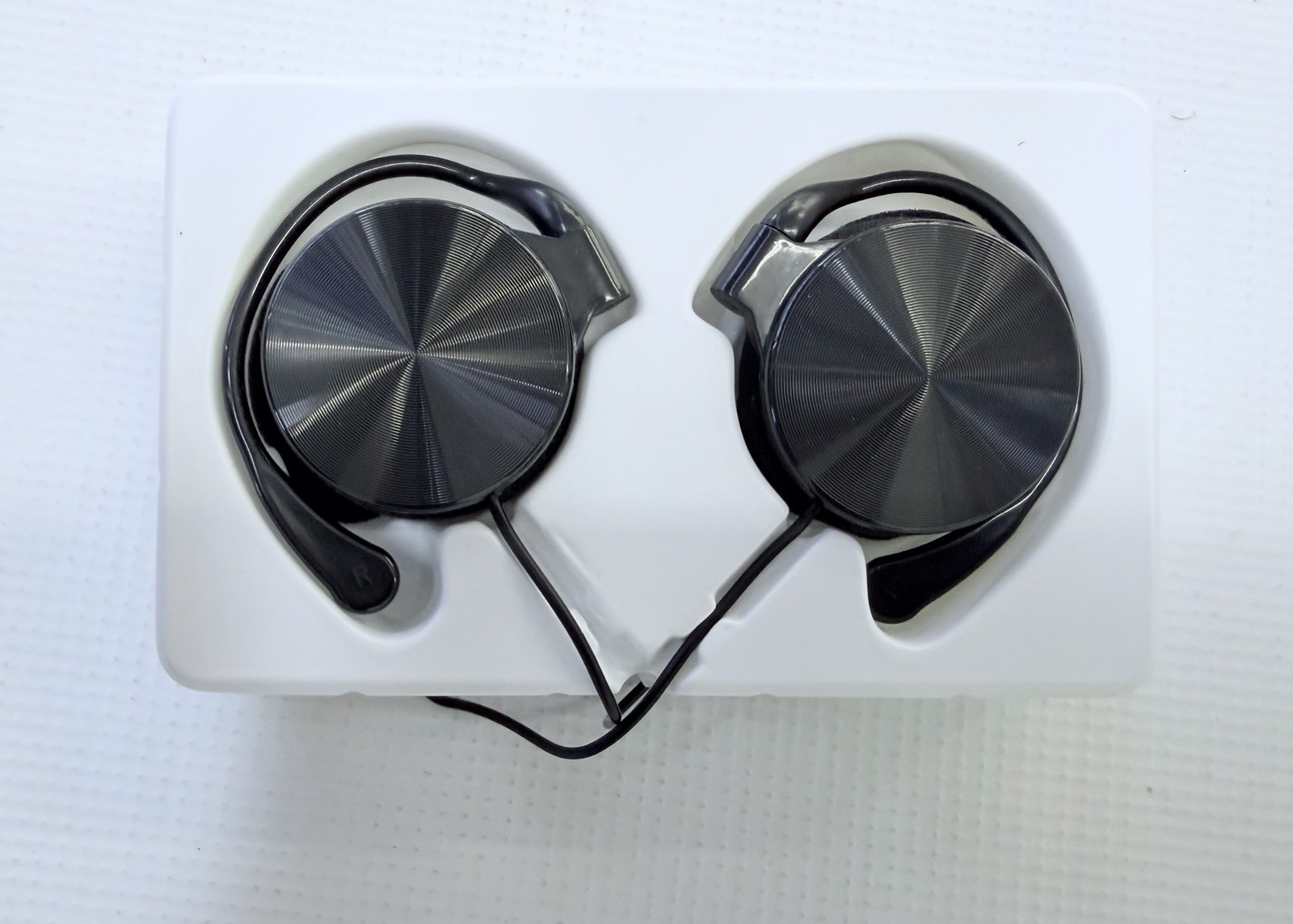 E01 Wired Clip-On Ear Headphones w/ Mic Gaming Headset Ergonomic Black