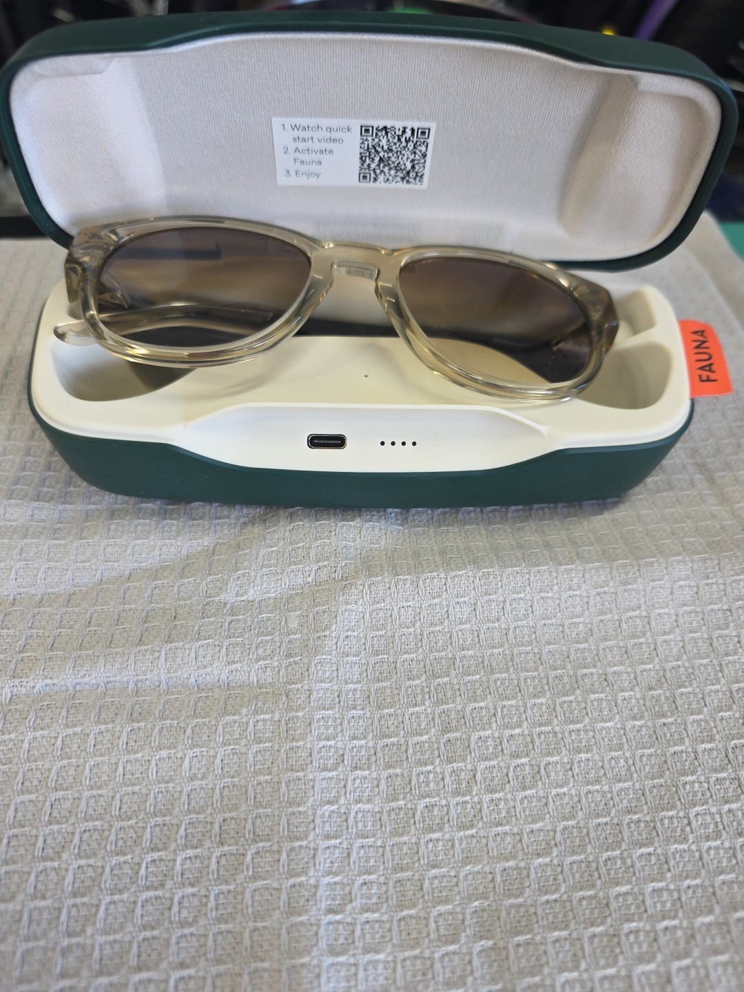 Fauna Bluetooth Audio Glasses Incl. Charging Case【Spiro Transparent Brown】