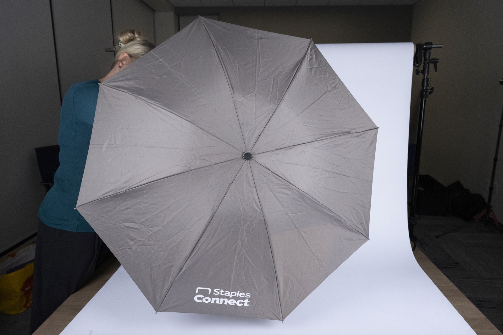 NWT Staples Connect Branded The Renegade Inverted Folding Umbrella 46" Arc