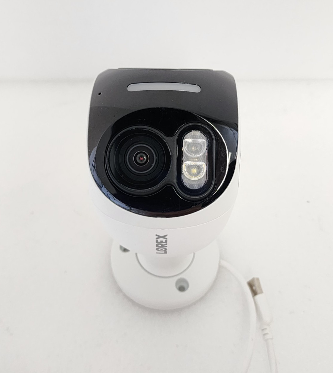 Lorex 4K Dual Lens Wi-Fi Security Camera with Smart Security Lighting W891UA