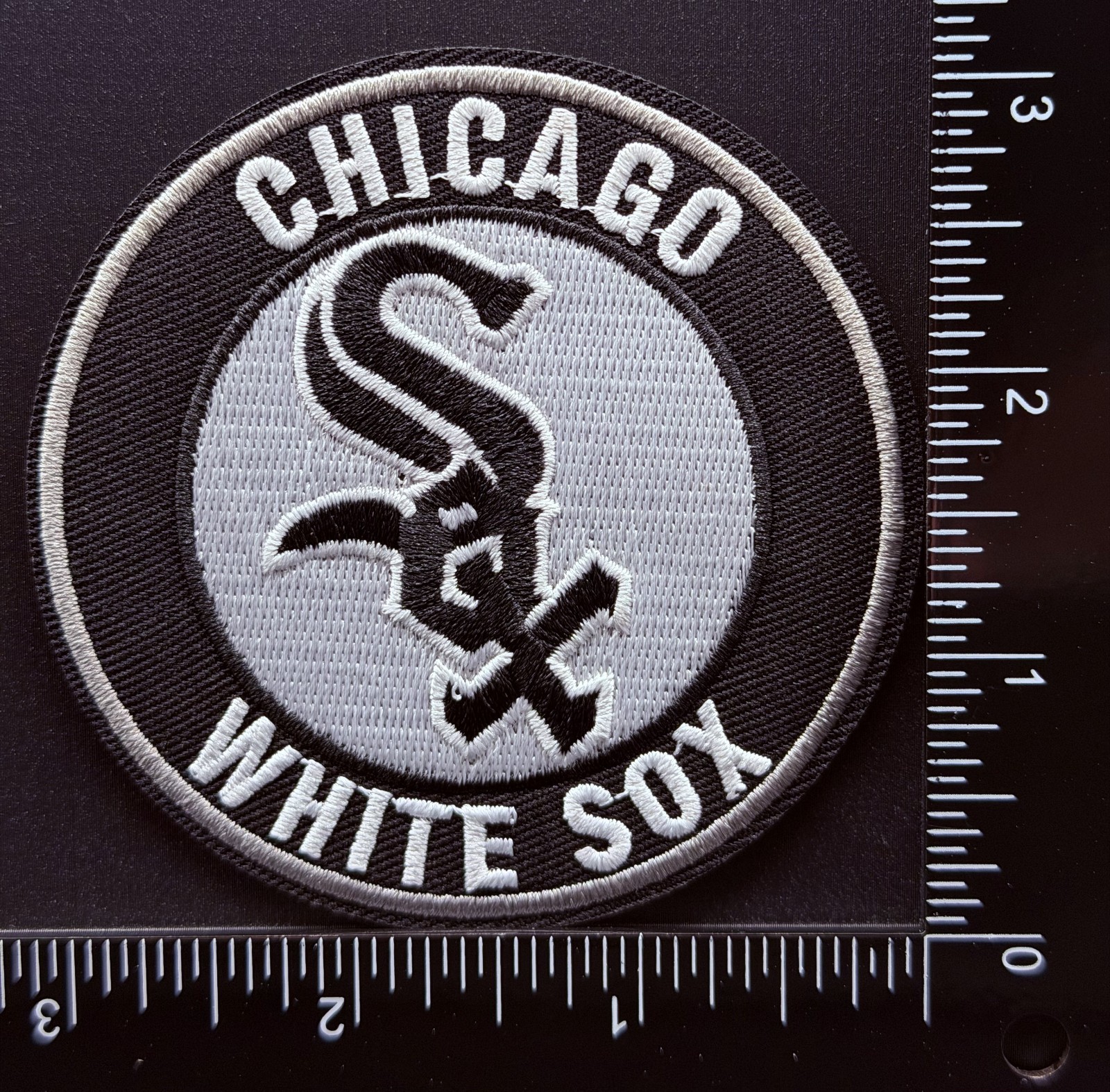 Chicago White Sox - MLB - Embroidered Iron On Patch - FREE SHIPPING