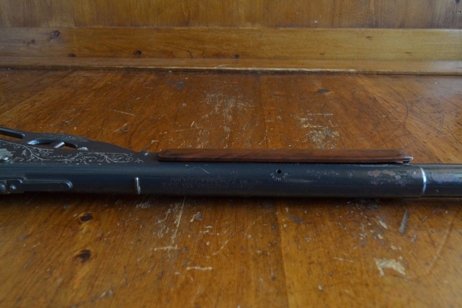 Vintage Daisy Model 111 Air Rifle BB Gun Cougar Graphics Working Condition