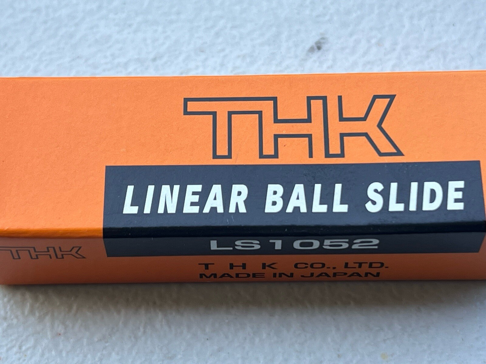 THK LINEAR BALL SLIDE LS 1052
