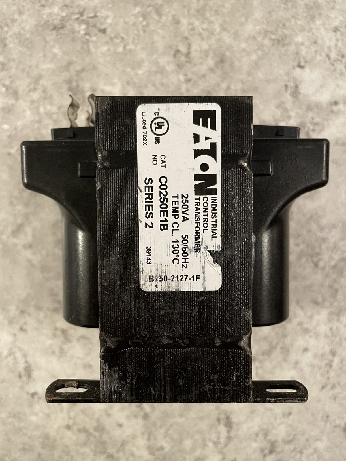 EATON CUTLER HAMMER C0250E1B 250VA Ser 2 Transformer 120 240 Sec 24