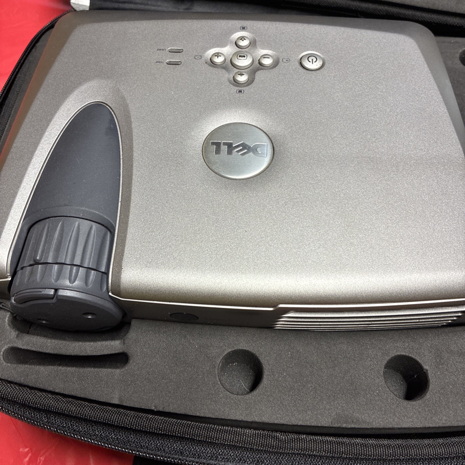Dell 3200MP DLP Multimedia Home Theater HD Front Projector - With Case & Remote