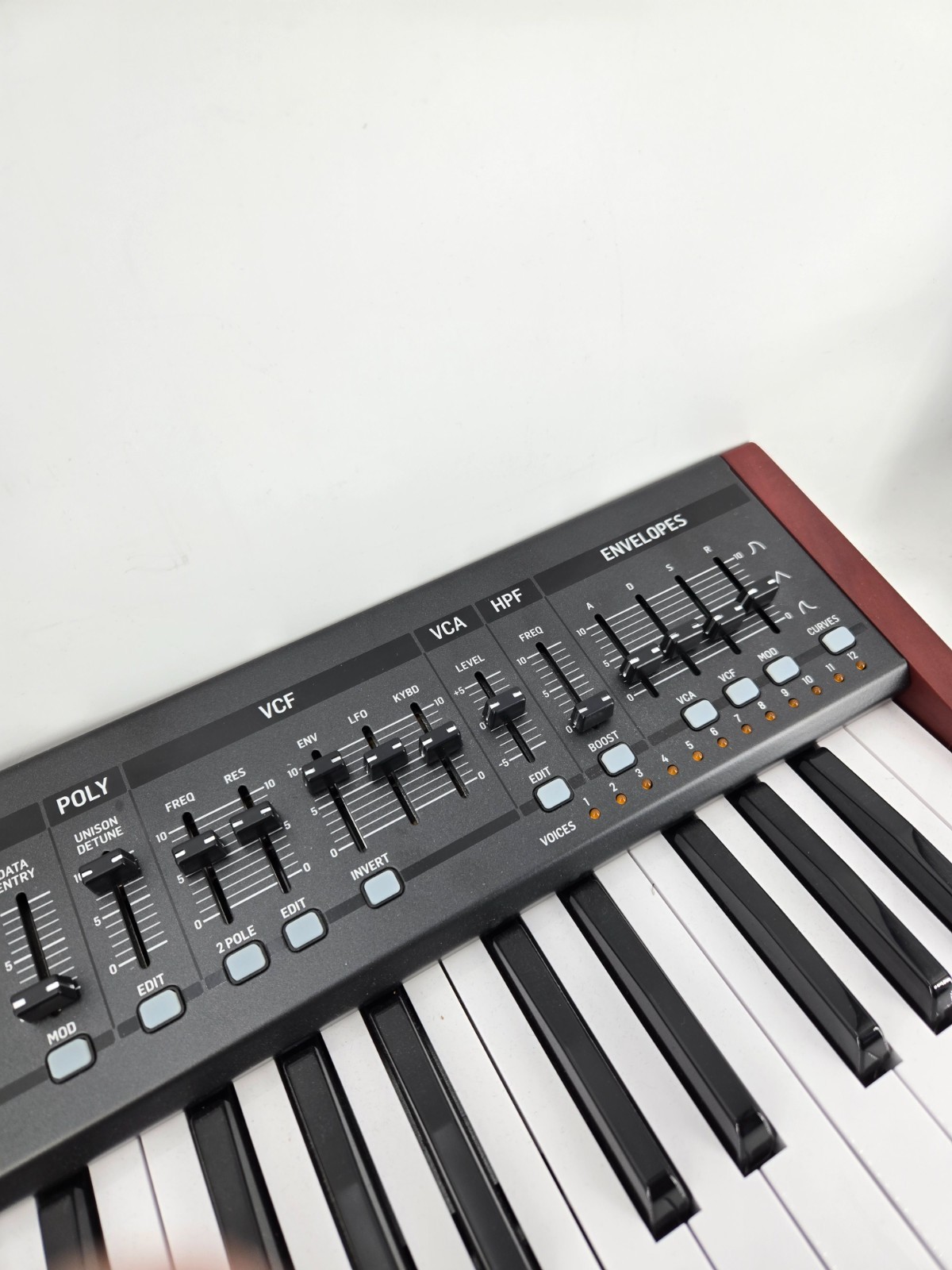 Behringer DEEPMIND12 Deepmind 12 Analog Polyphonic Synthesizer