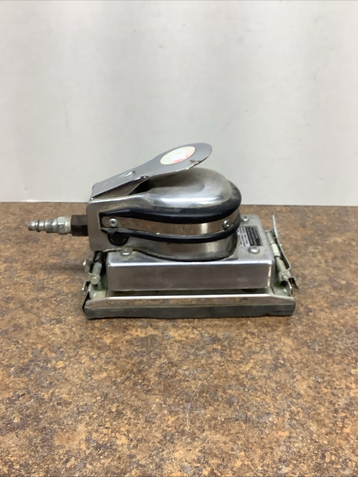 Campbell Hausfeld Jitter Bug Random Orbital Sander Tested