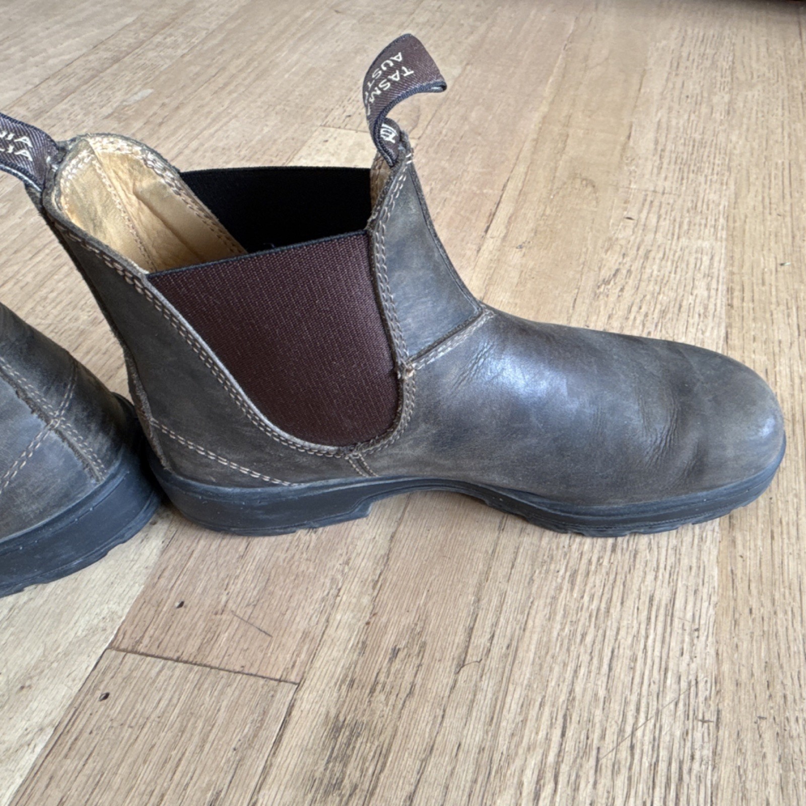 Blundstone Rustic Brown Leather 585 Boots US Men's Size 9 AU size 8