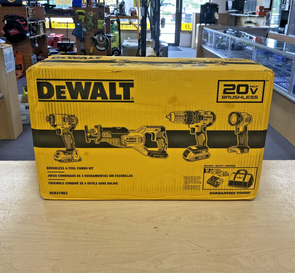 DEWALT (DCK479D2) XR 20V MAX Brushless 4-Tool Combo Kit