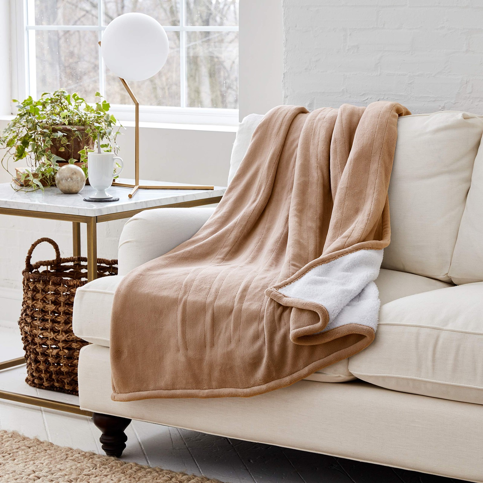 EDDIE BAUER SMART HEATED ELECTRIC THROW BLANKET REVERIBLE SHERPA - KHAKI